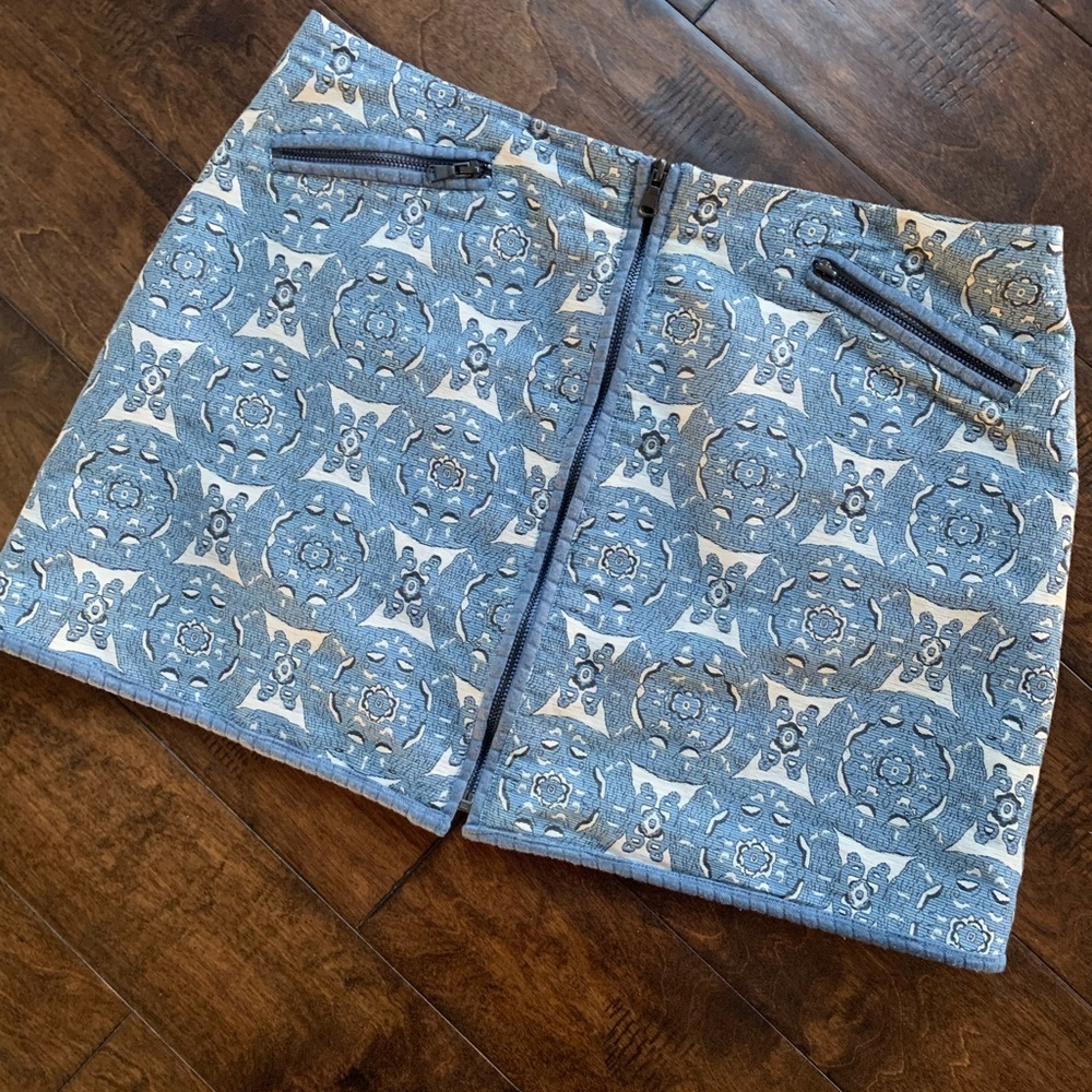 Allison‎ Collection New York Mini Skirt Blue Paisley Size Large